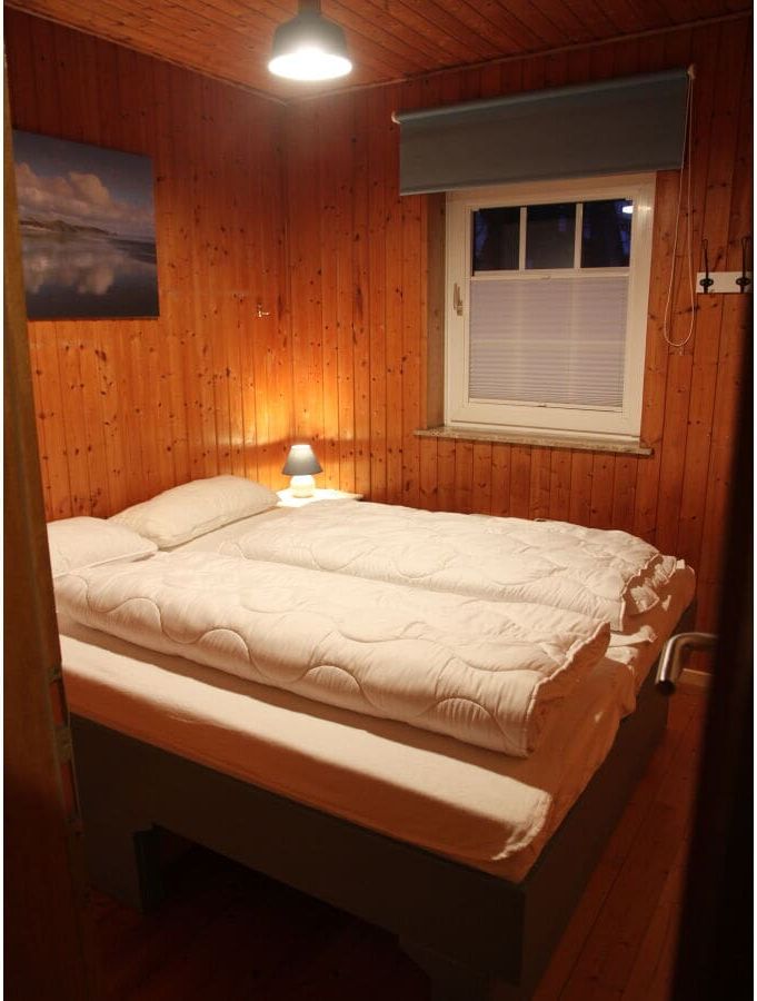 Schlafzimmer mit Doppelbett